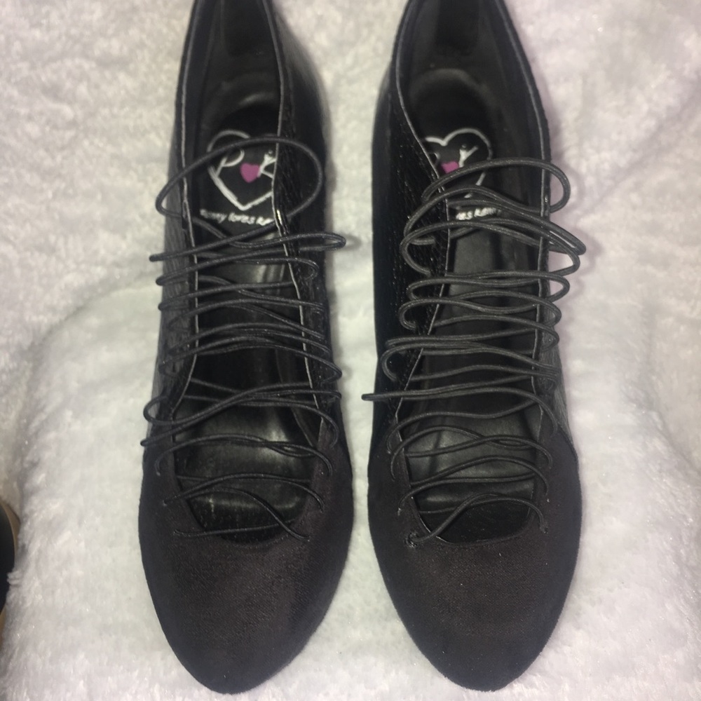Penny Loves Kenny Platform Pumps